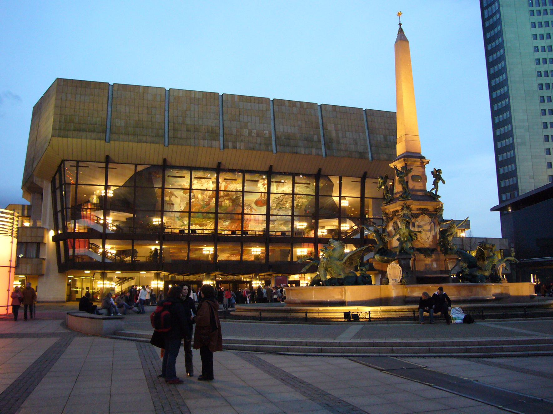 Gewandhaus - Mendebrunnen LTM-Schmidt